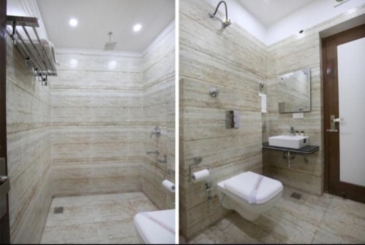 Hotel Silver Palm Zirakpur Екстериор снимка
